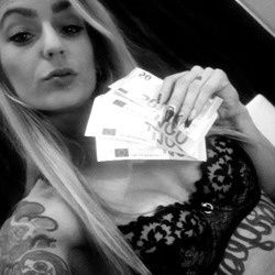 👑GoddessCarmen👑's avatar