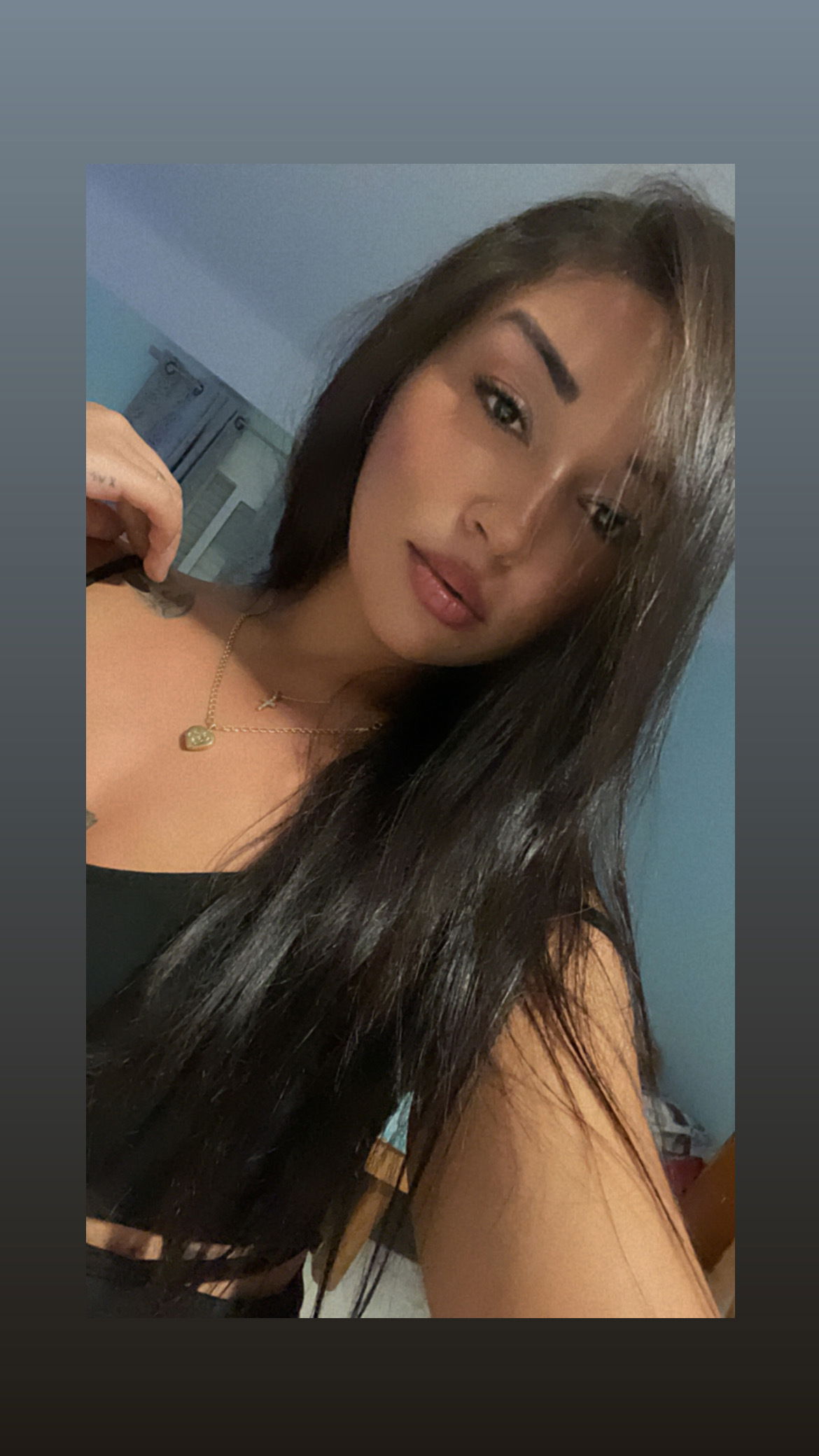 larisa's avatar
