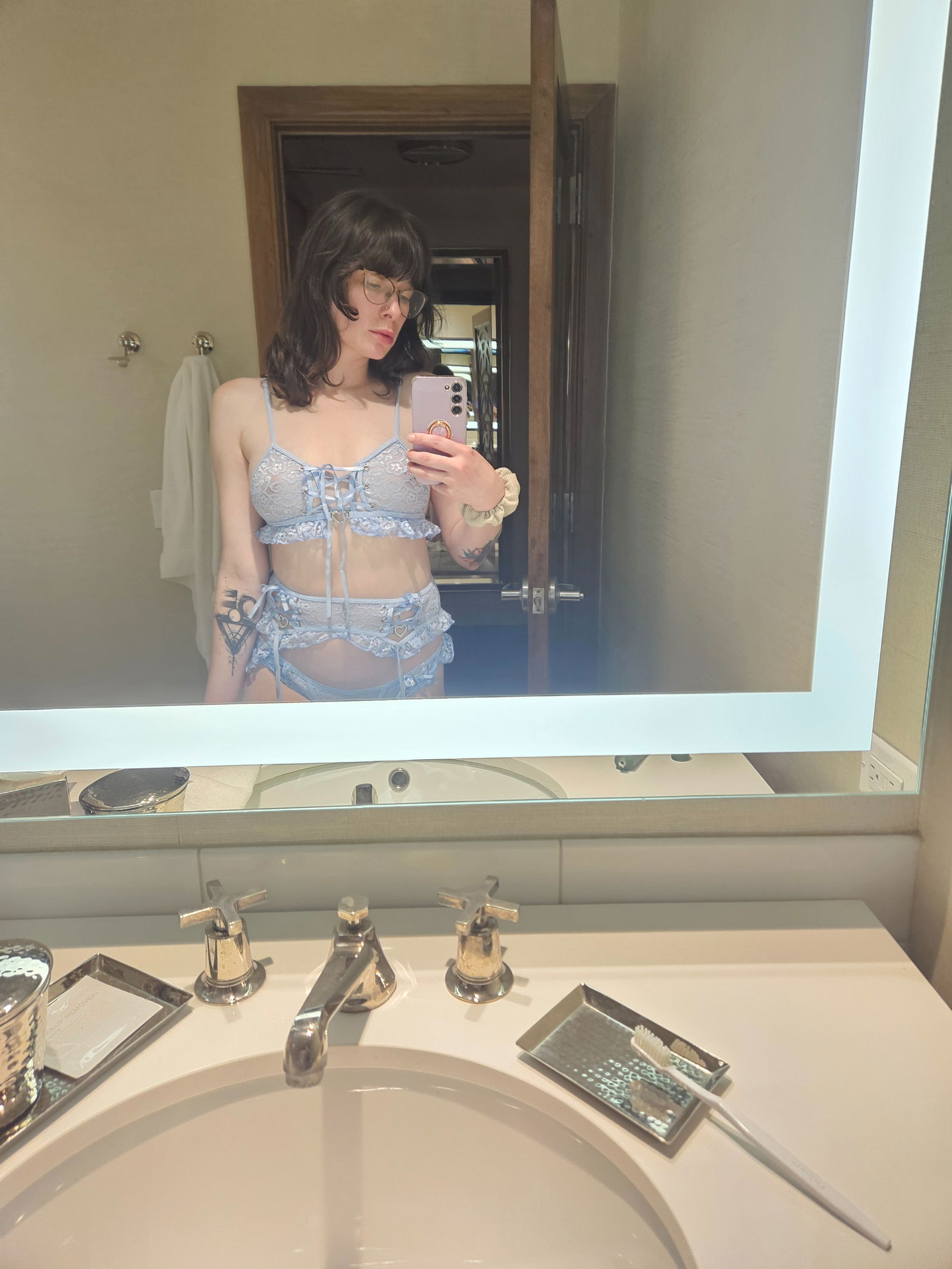 Iris Blue's avatar
