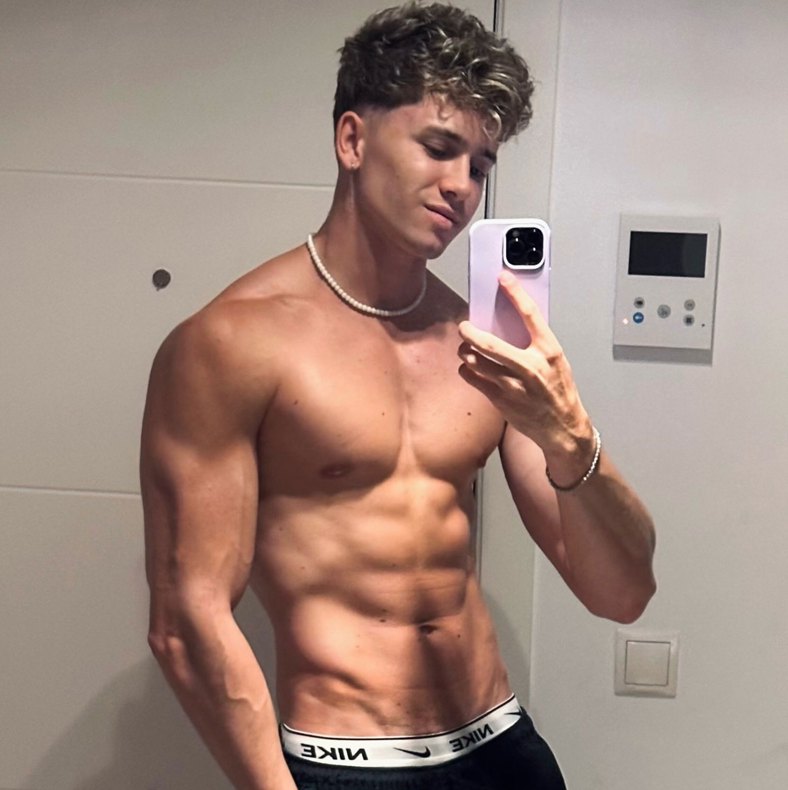 Maksim VIP  🇺🇦 Top 0.2% Ukrainian Boy ❤️'s avatar