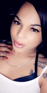 Kim Bari's avatar