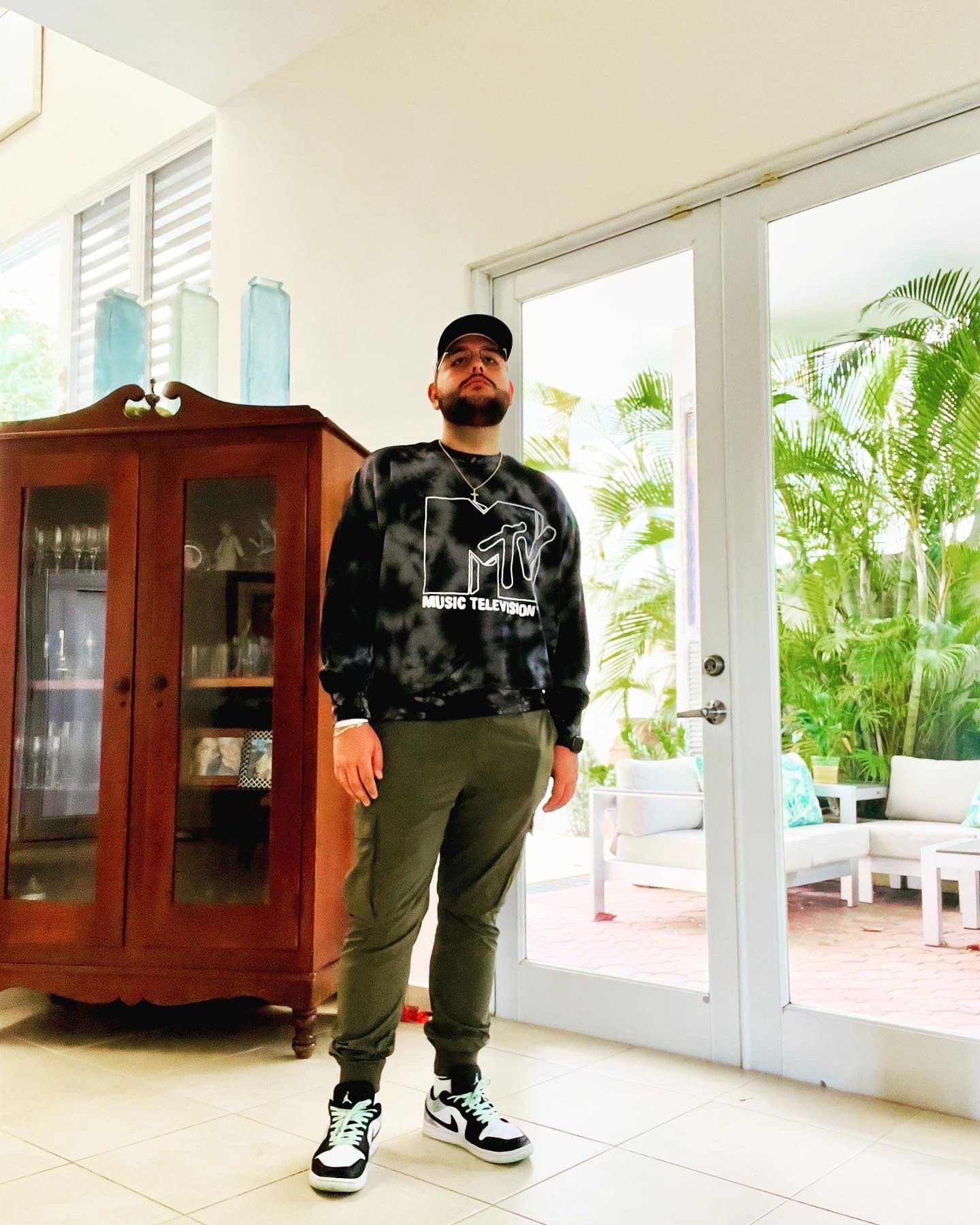 ivan hernandez's avatar