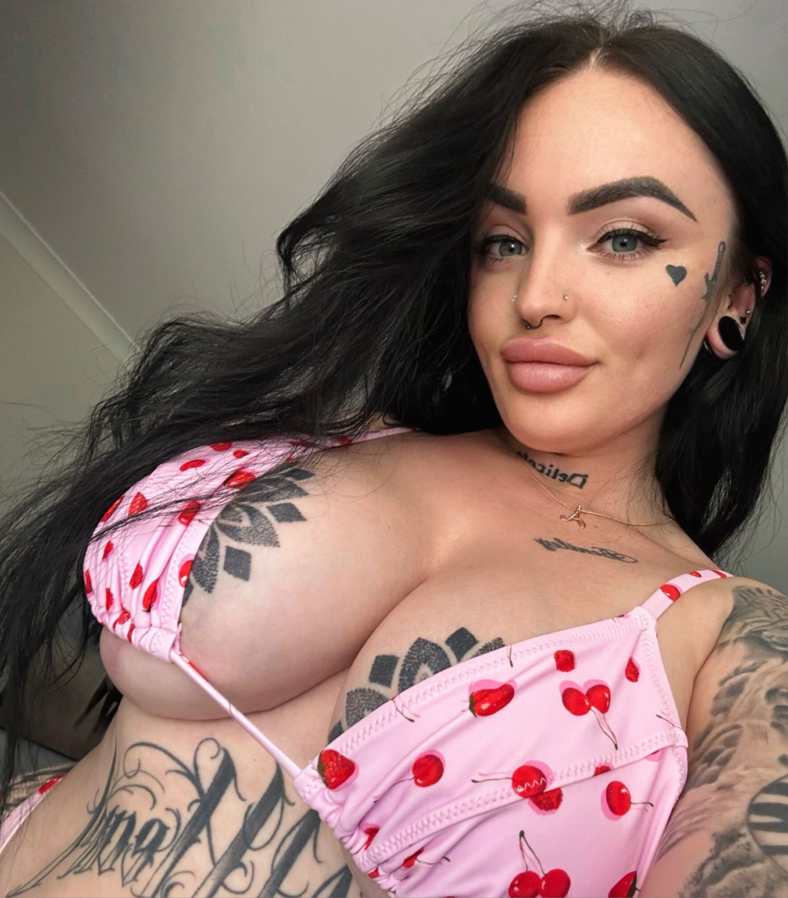 Tattooed brat 💕's avatar