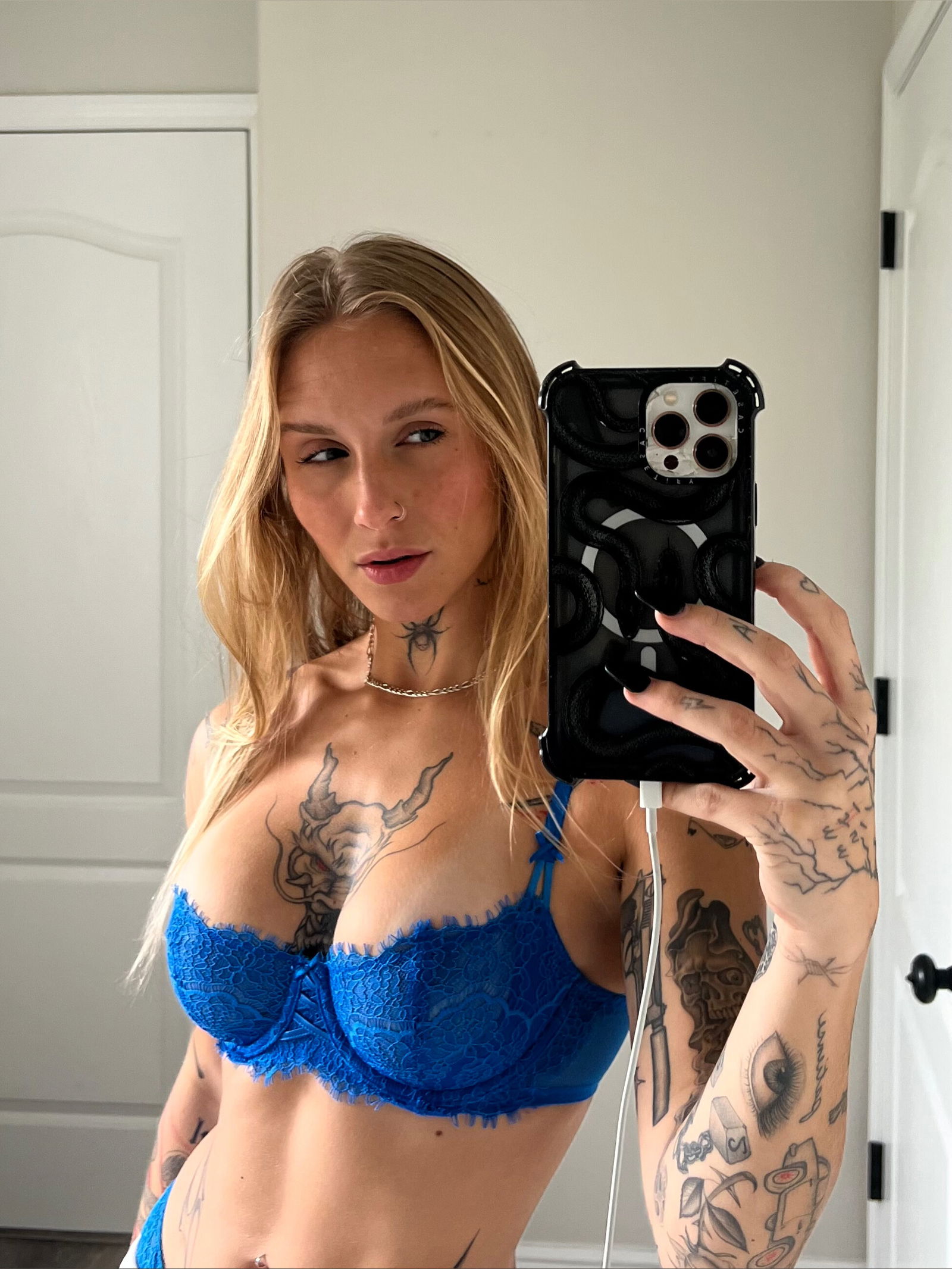 Jay🖤 RATED #1 HOTTEST TATTOO GIRL ON OF
