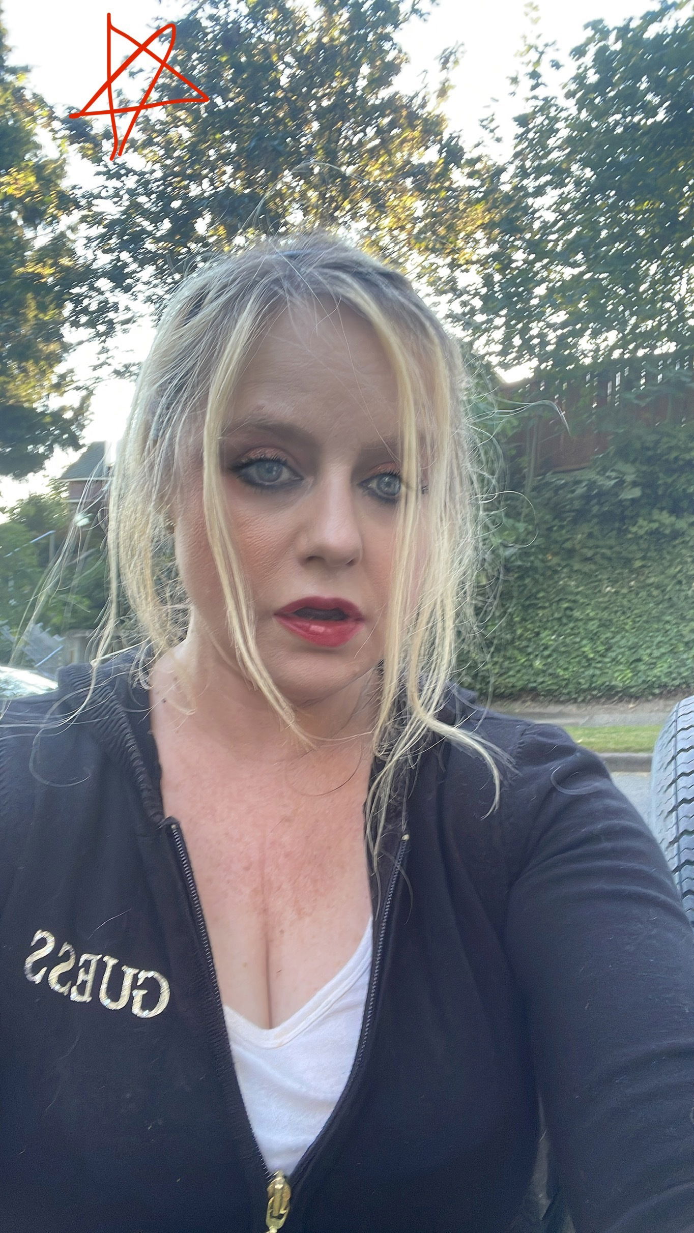 Jennifer Elaina's avatar