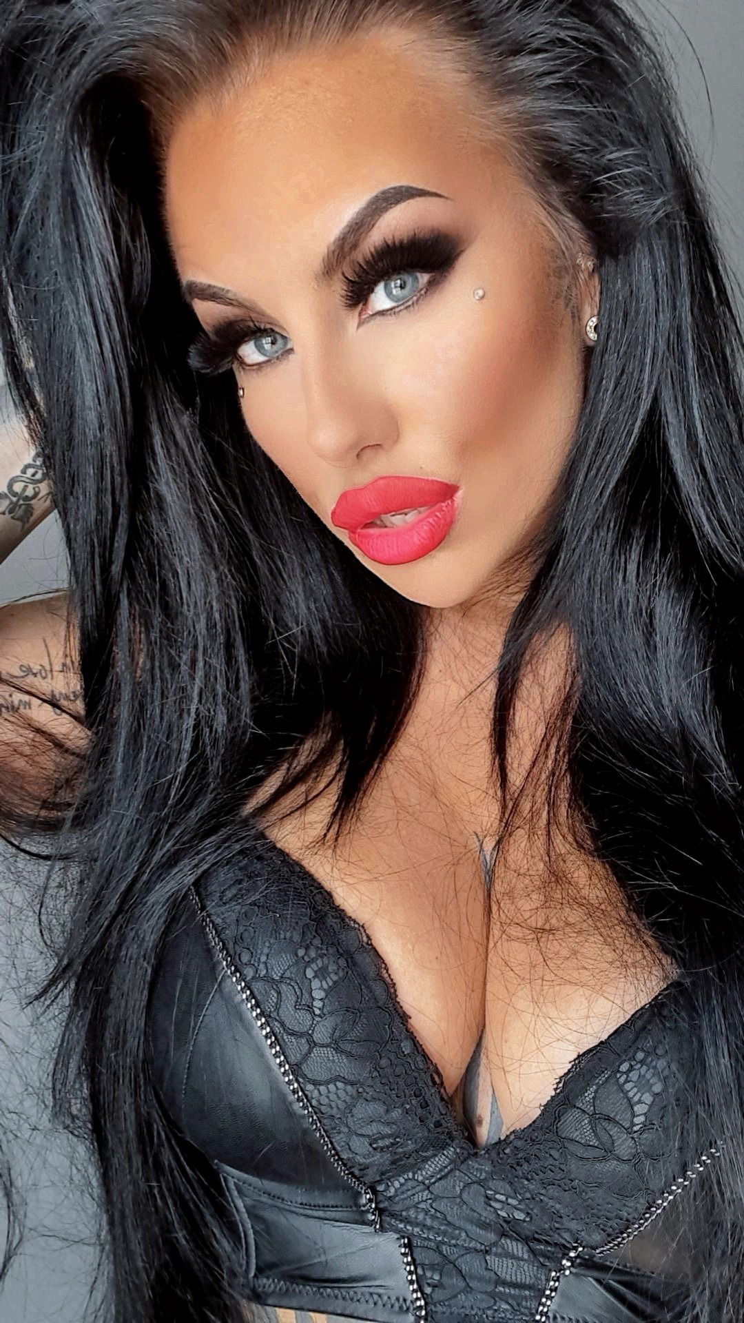 Jolie Ray's avatar