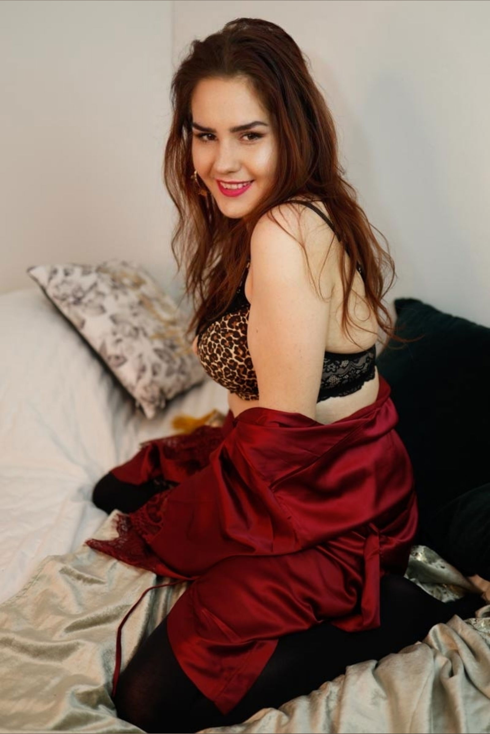 Julia Holm 🔥 Curvy Queen🥵