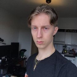 Julian V's avatar