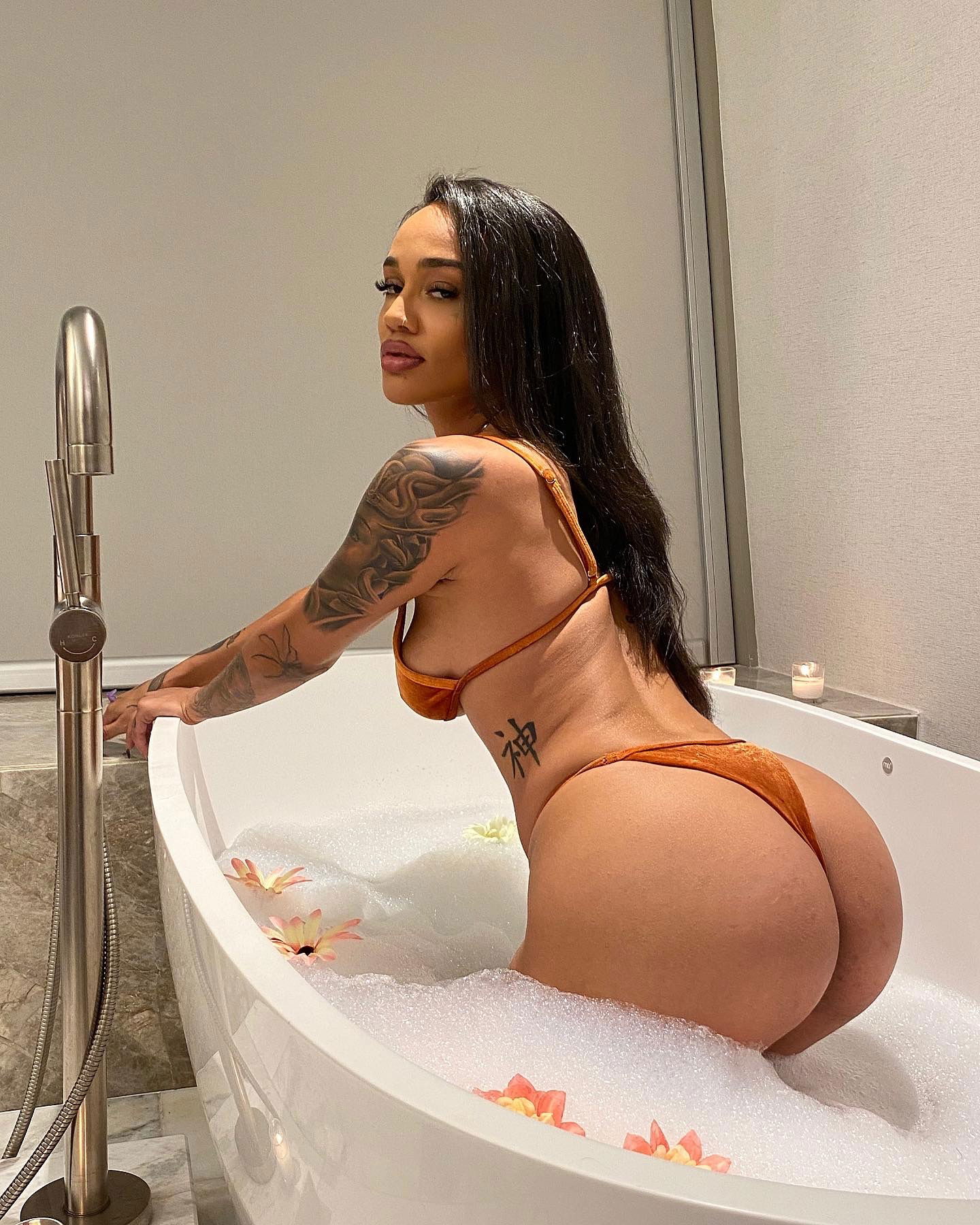 Julie Kay's avatar