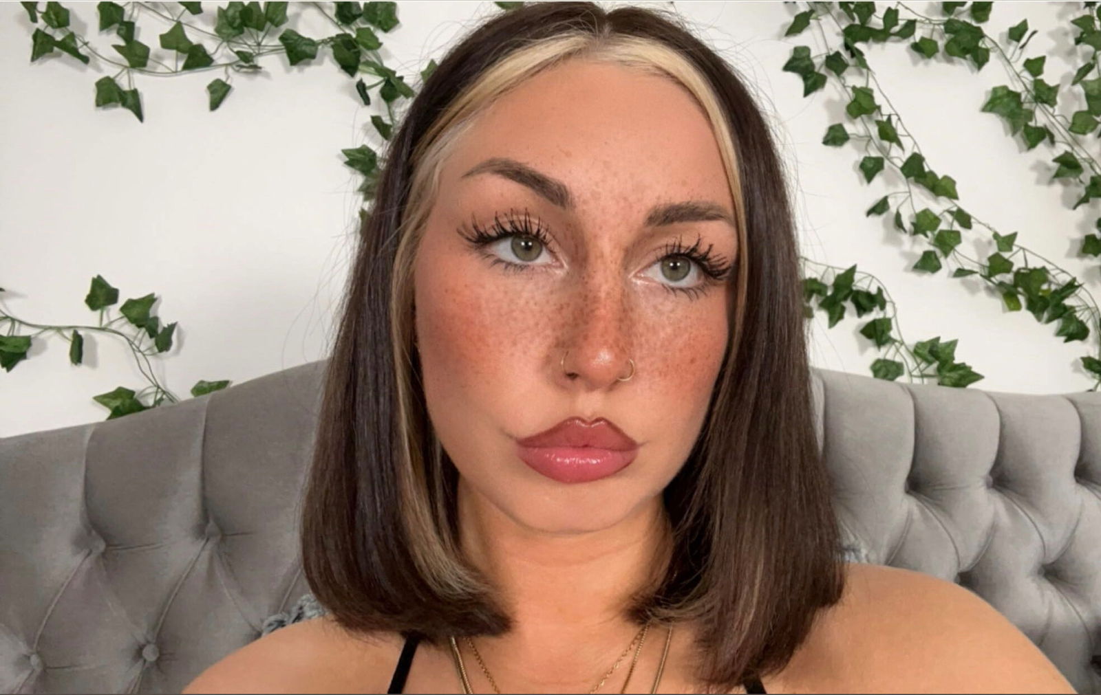 𝐄𝐬𝐭𝐡𝐞𝐫 🍑's avatar