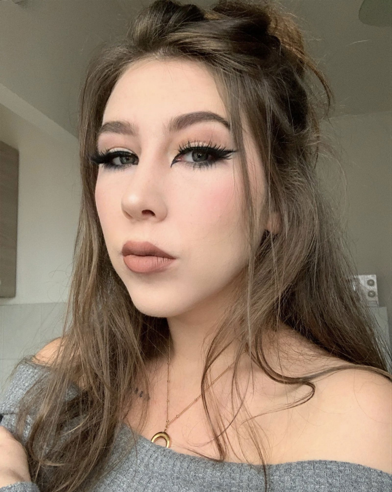 JustAriaFree's avatar