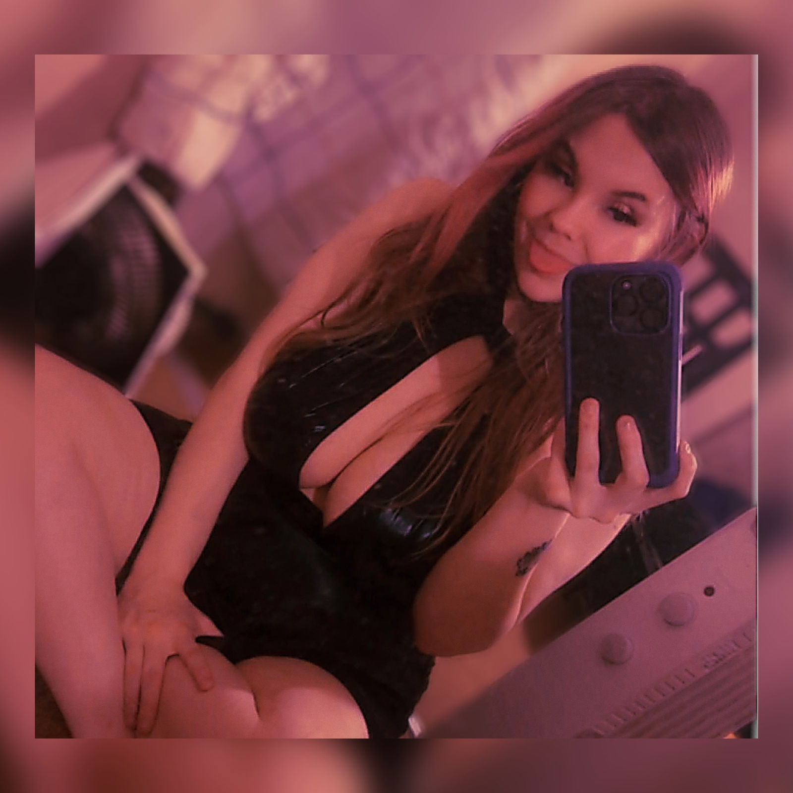 big tiddy goth gf  • TOP 3% 🖤