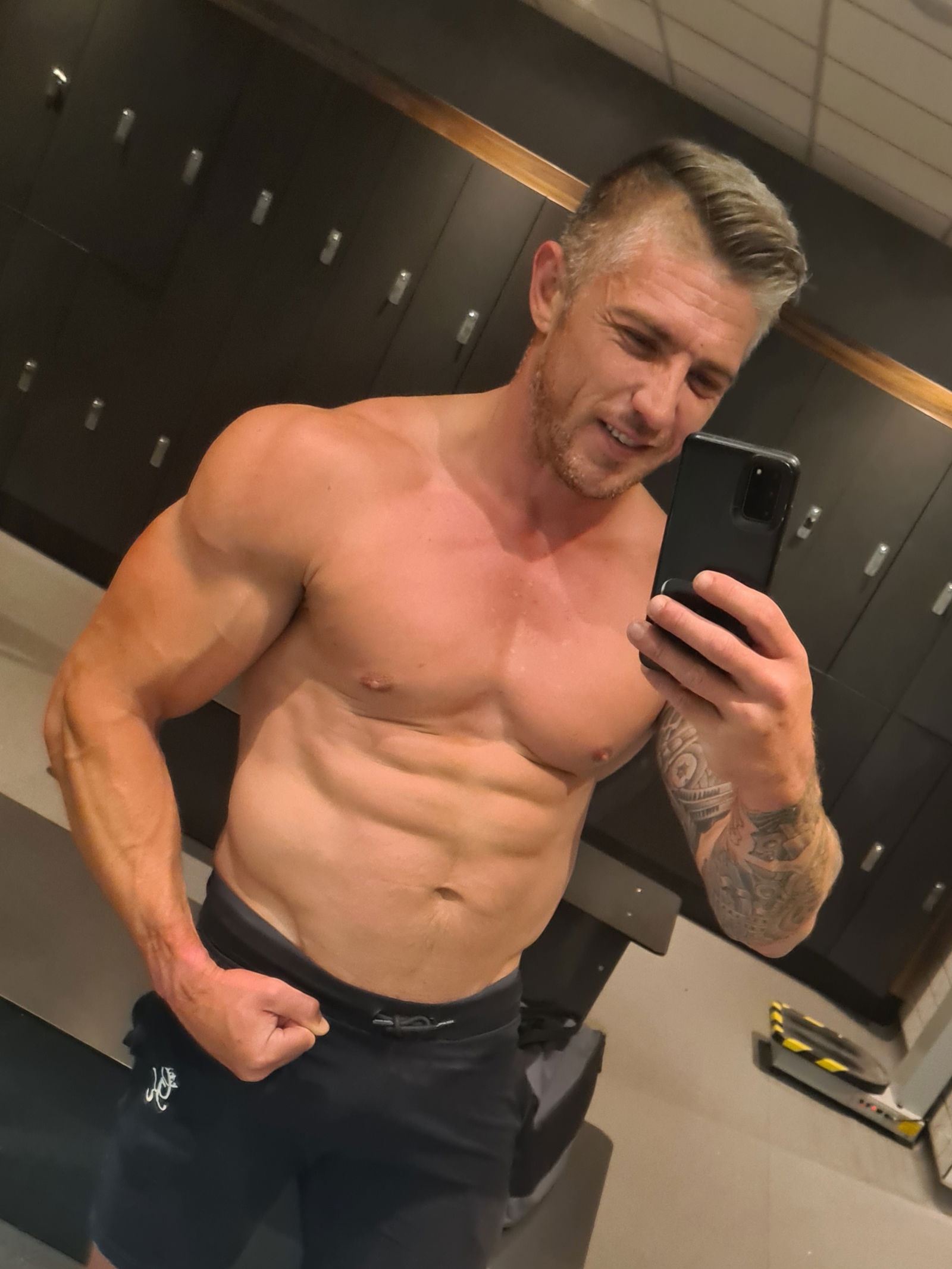 KinkyKentishGuy's avatar