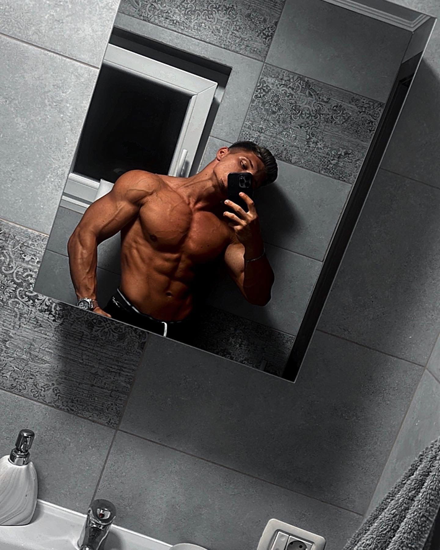 kevin_muscle