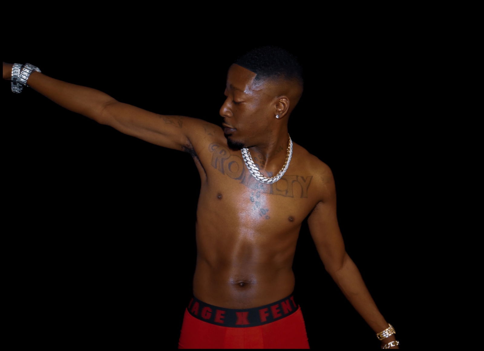 👑KIING DAVEON👑's avatar