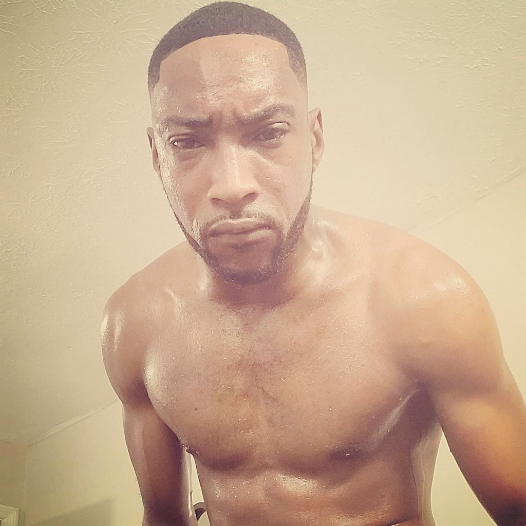 👑Bear Den Playhouse👑's avatar