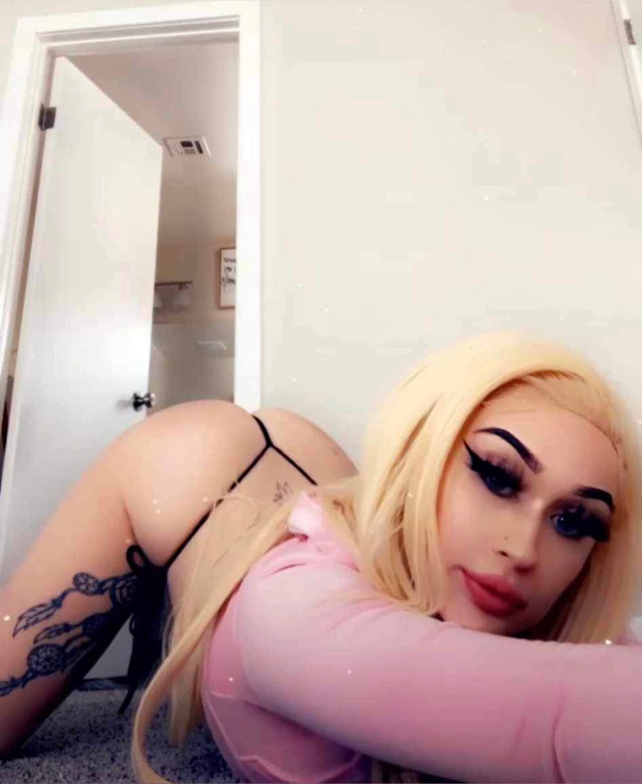 👩🏼 barbie w a big booty  🥂's avatar