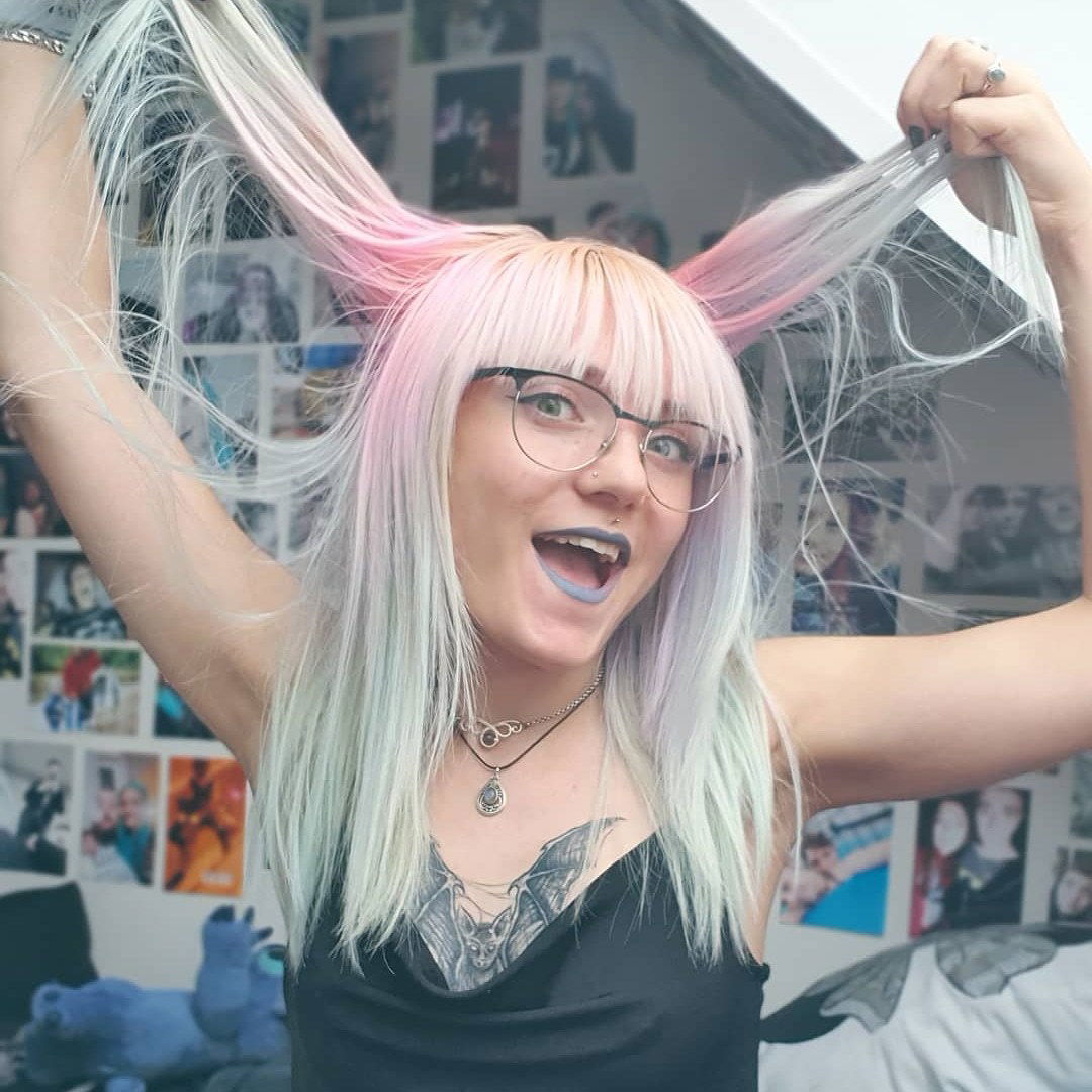 Lady Bat 🦇's avatar