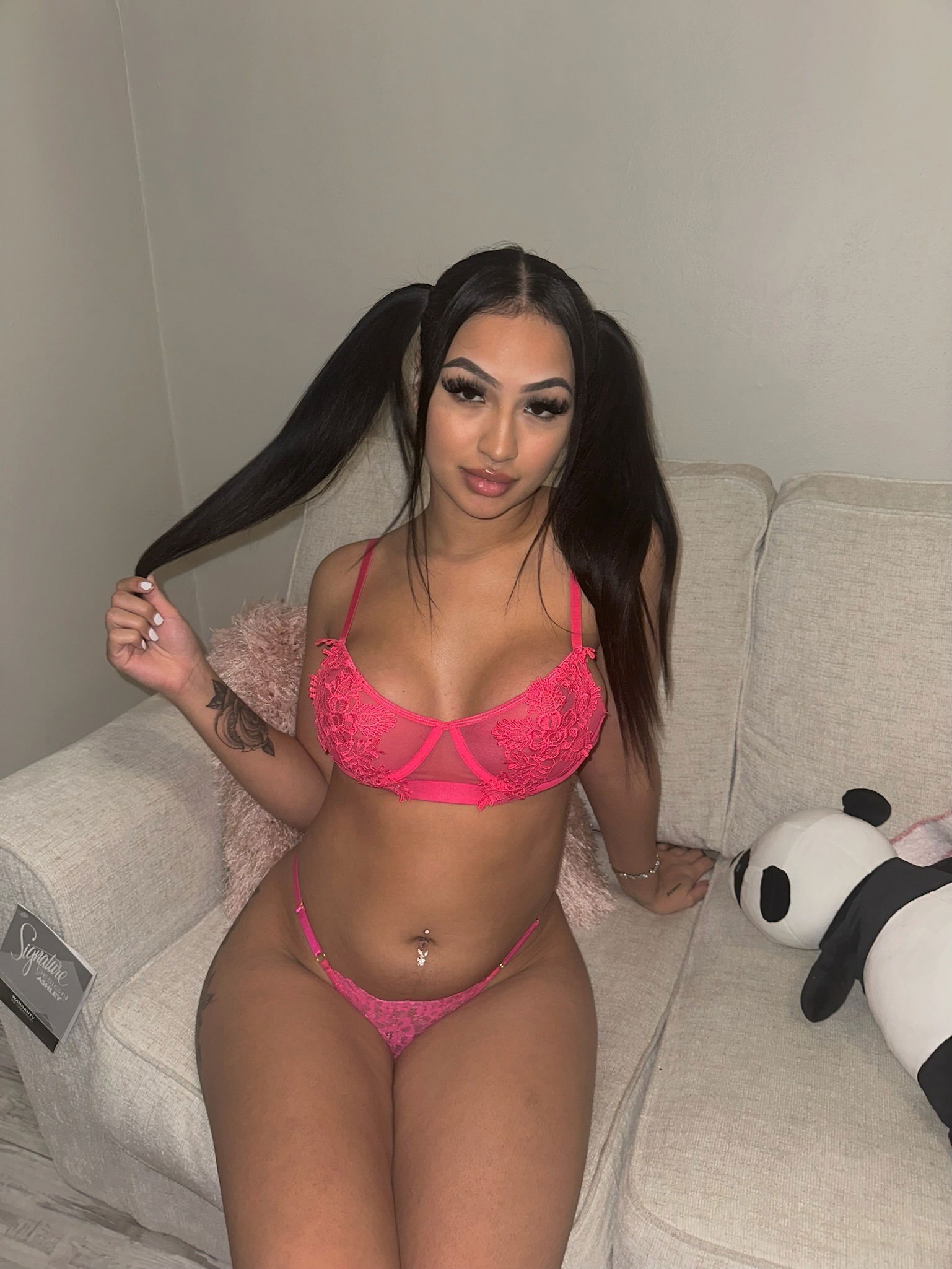 Princess Lani (19 y/o Princess 👑)'s avatar