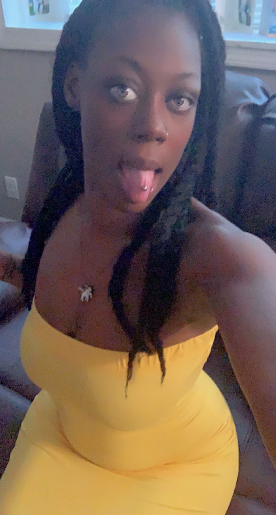 Laya Love's avatar