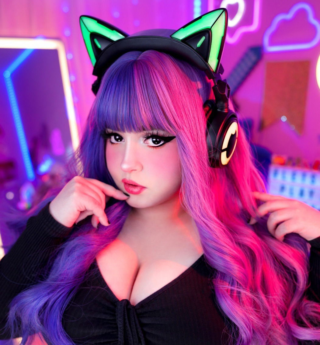 LetsPlayKitty's avatar