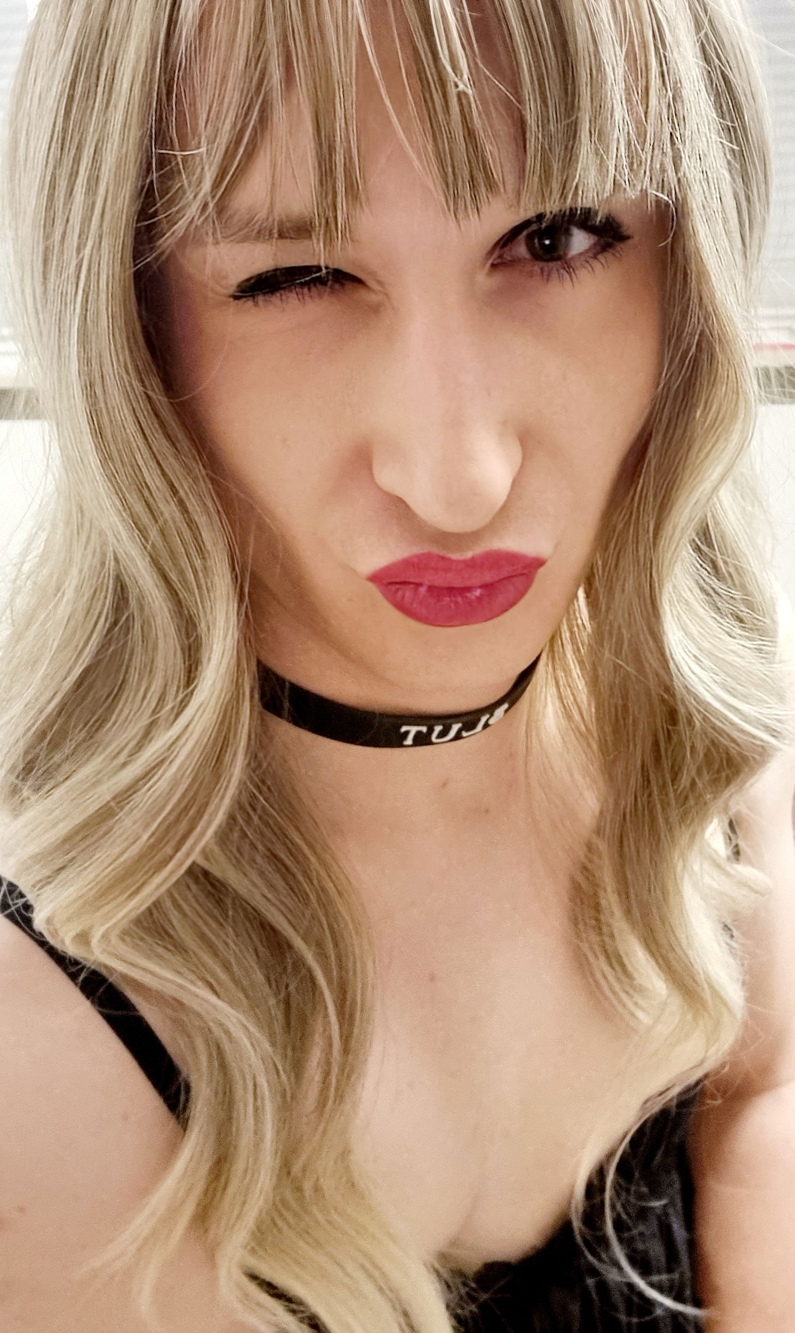 Lexy Lovetoy's avatar