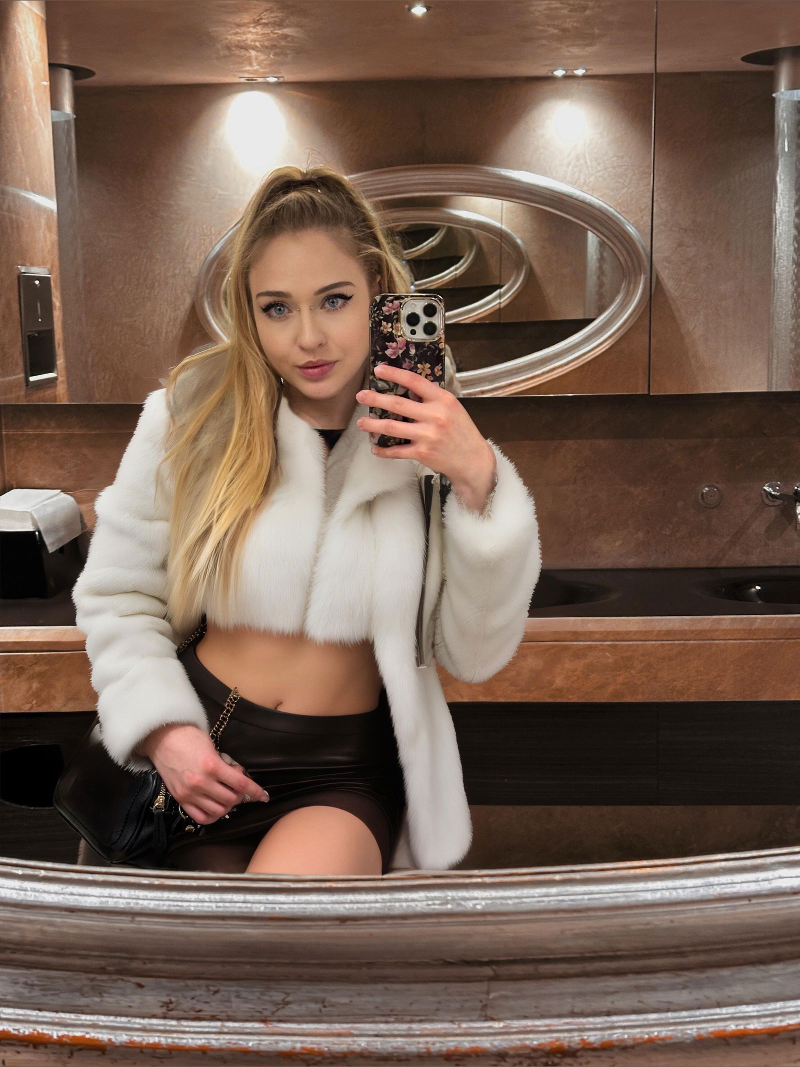 Lilly FREE