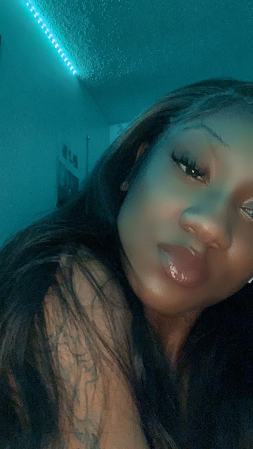 PlayBaby Polly 🥂's avatar