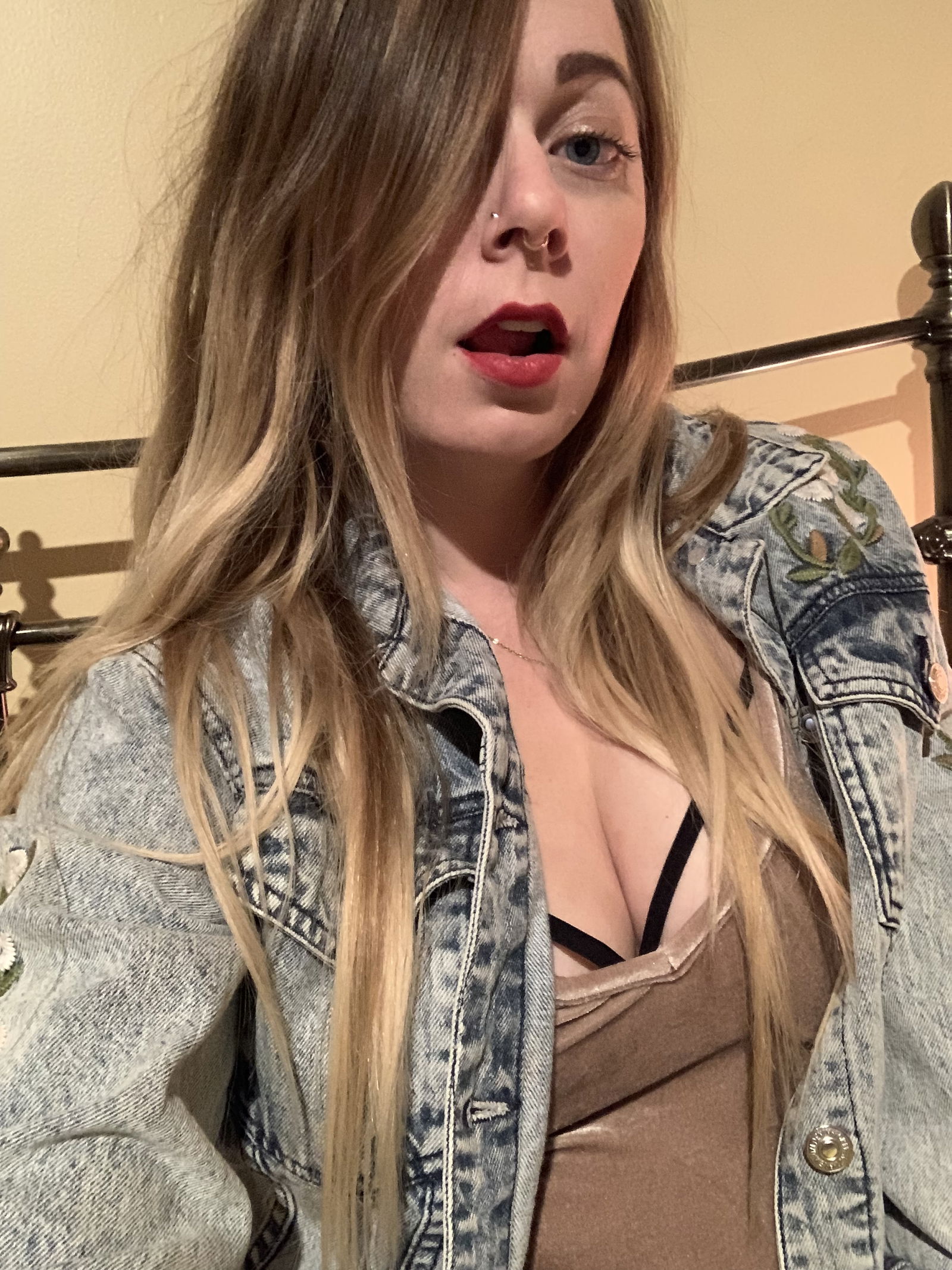 Lily Elskan's avatar