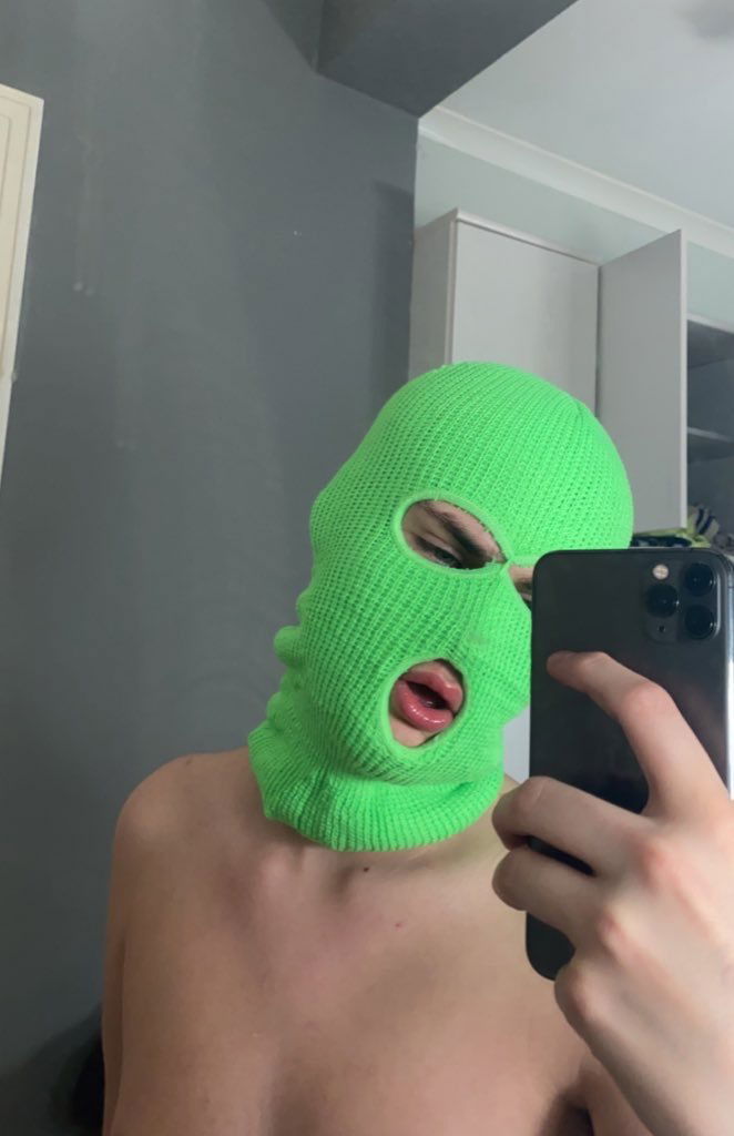 London’s hottest lingerie twink's avatar