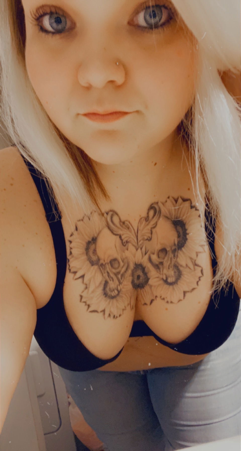 Lizzie Lou🖤's avatar