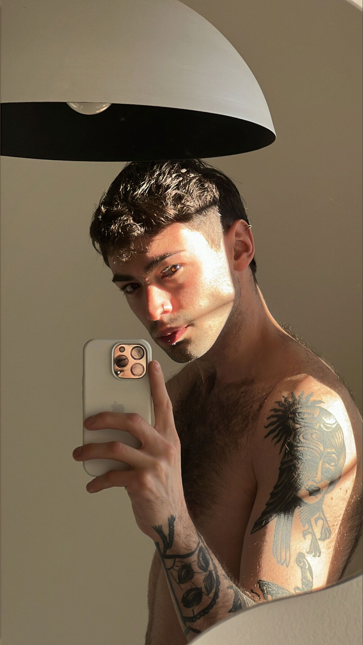 Logan Hell's avatar