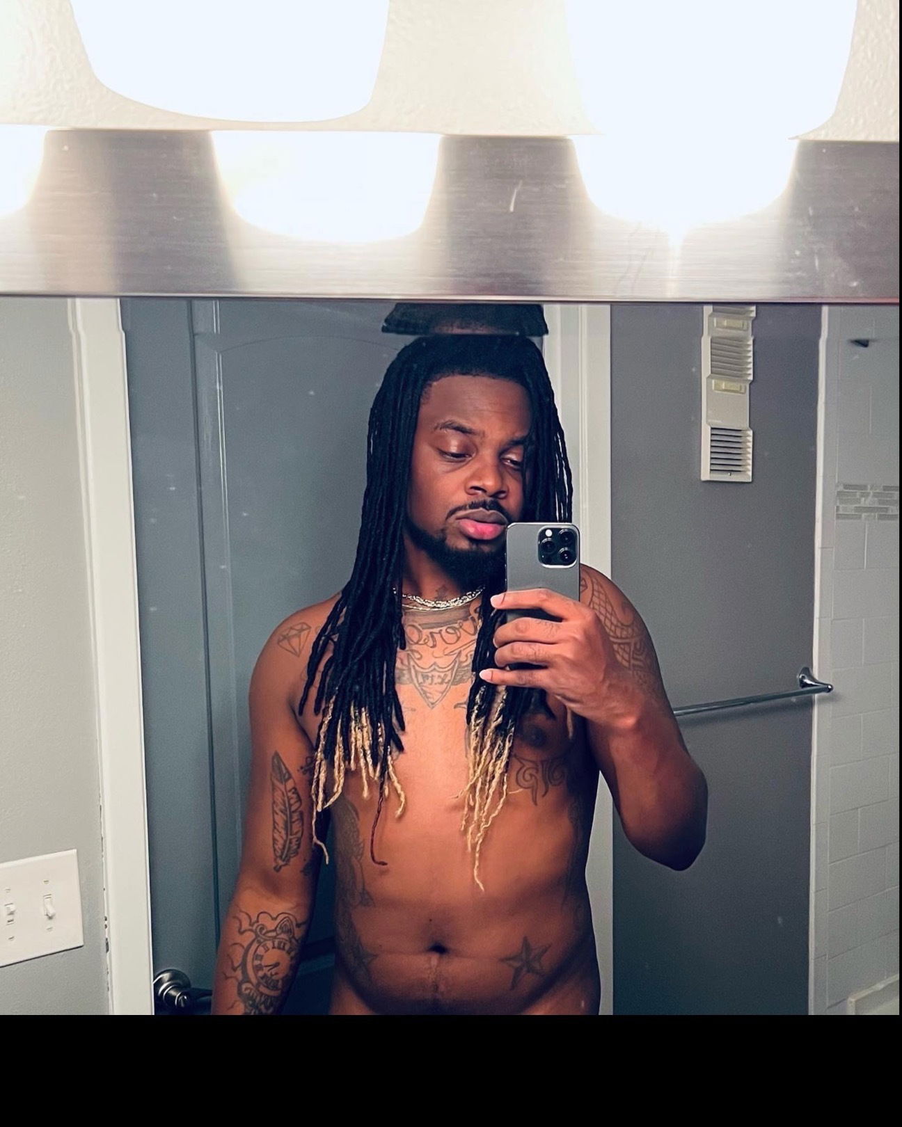 Adonis's avatar
