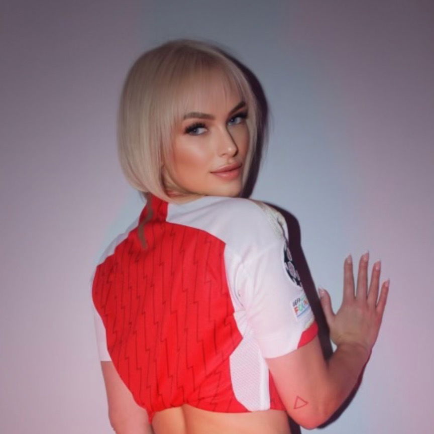 Lottie Lush's avatar