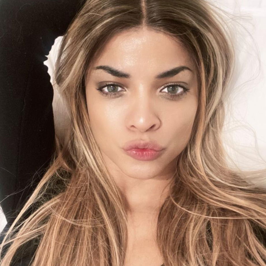 ❤️ Loving Zoe 🇨🇺🆓 - CUSTOM CONTENTS's avatar