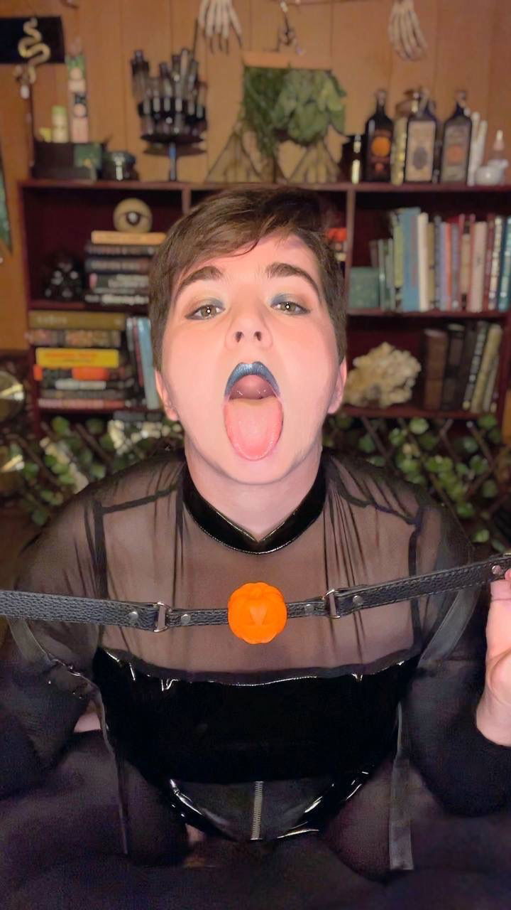 lucien's lounge's avatar