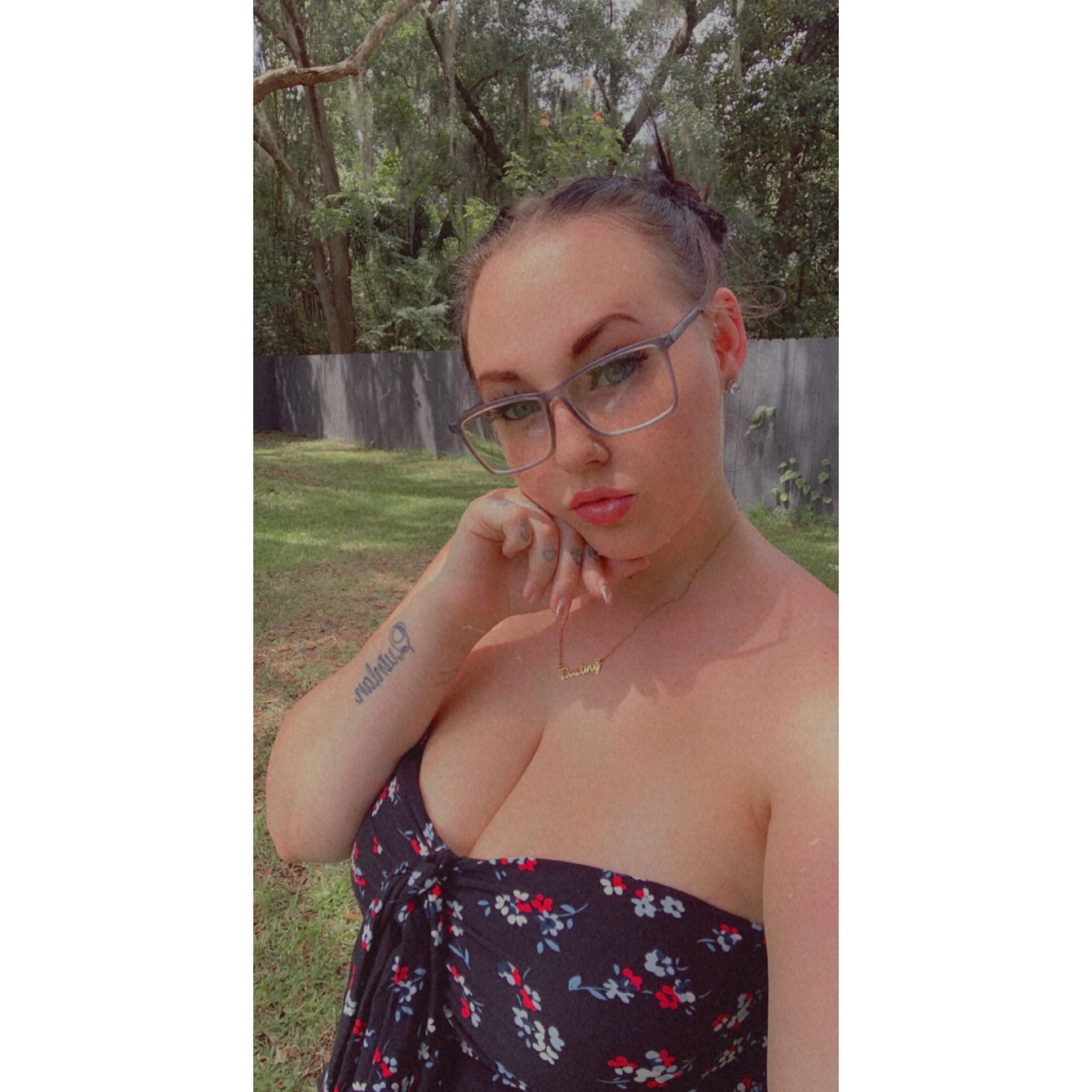 DJ 🥰's avatar