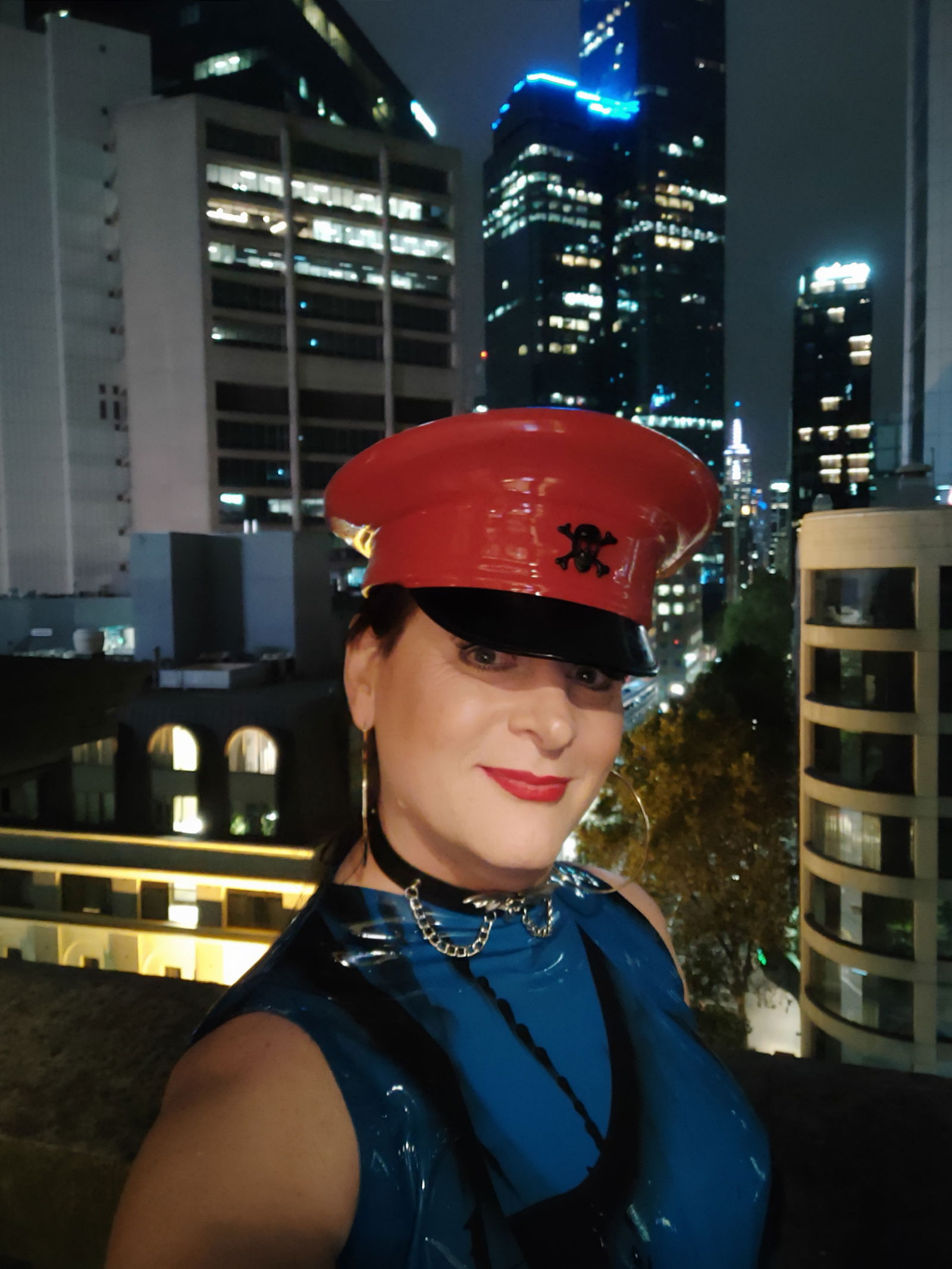 Madame Luna Douleur's avatar