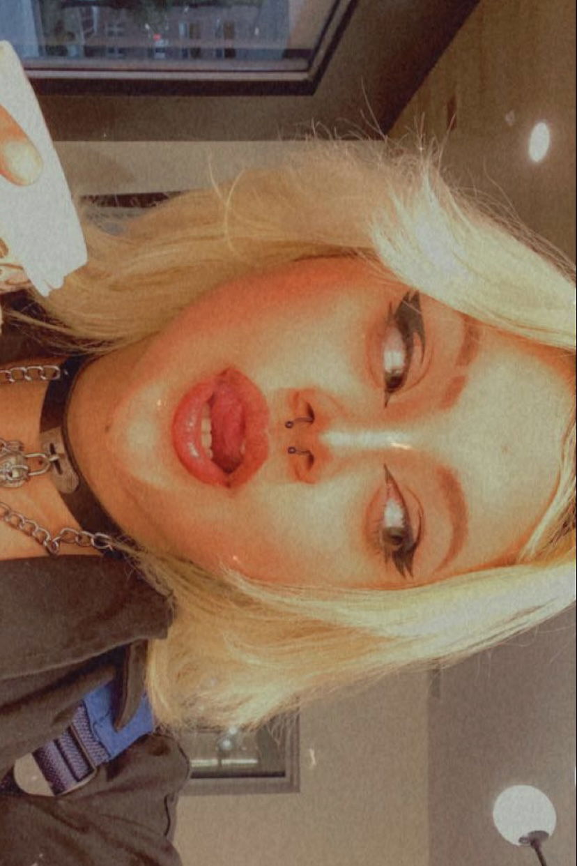 L U N A • V I L L A I N 🎴🌙's avatar