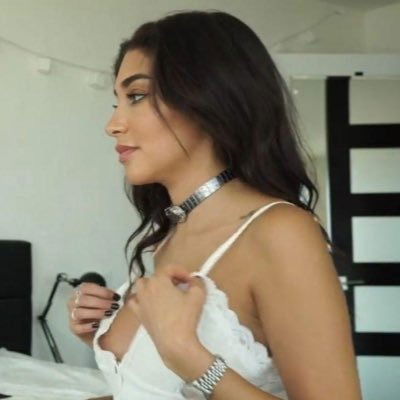 Mia Marie's avatar