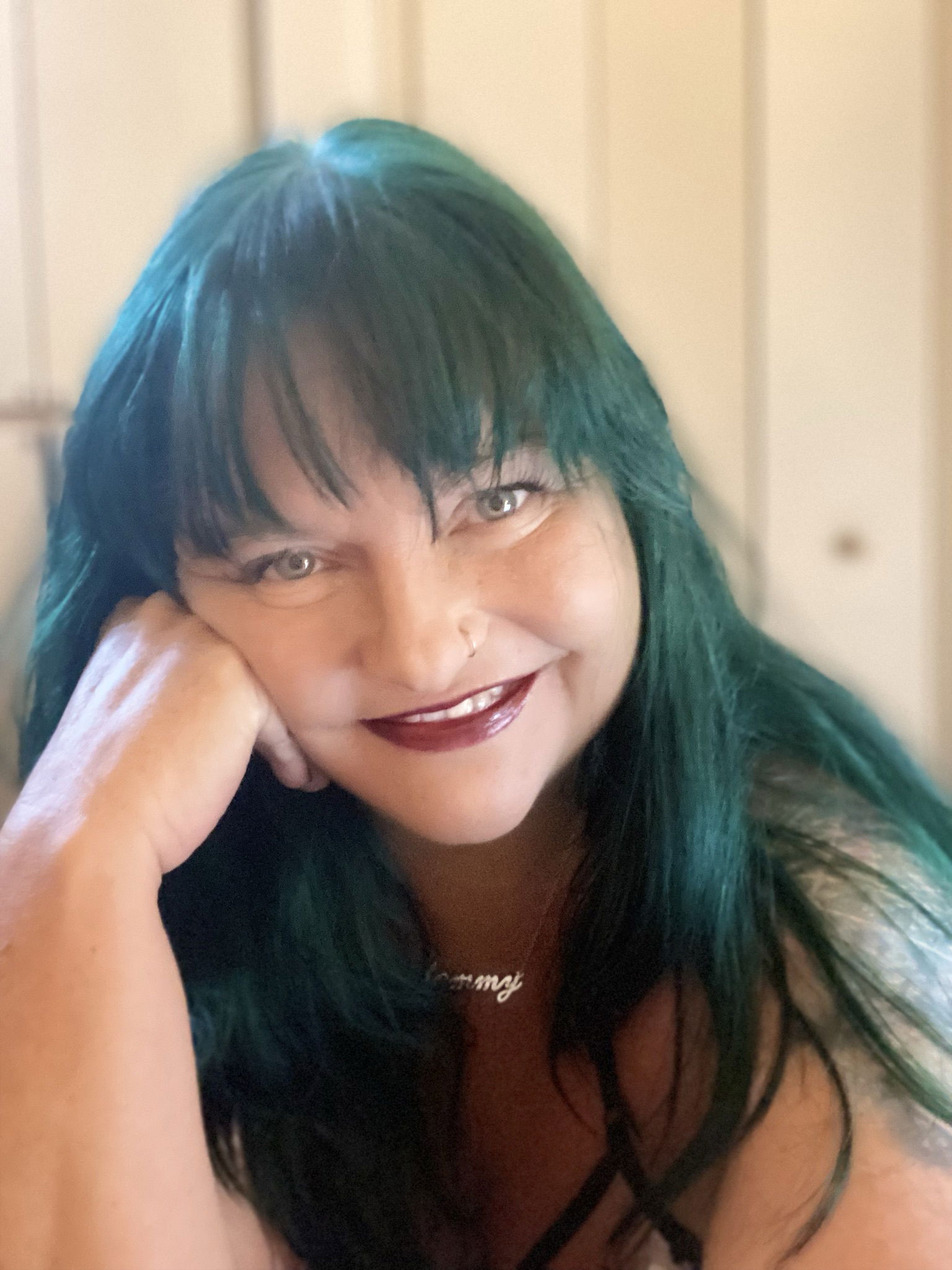 Mom’s secret sex tapes 📼's avatar