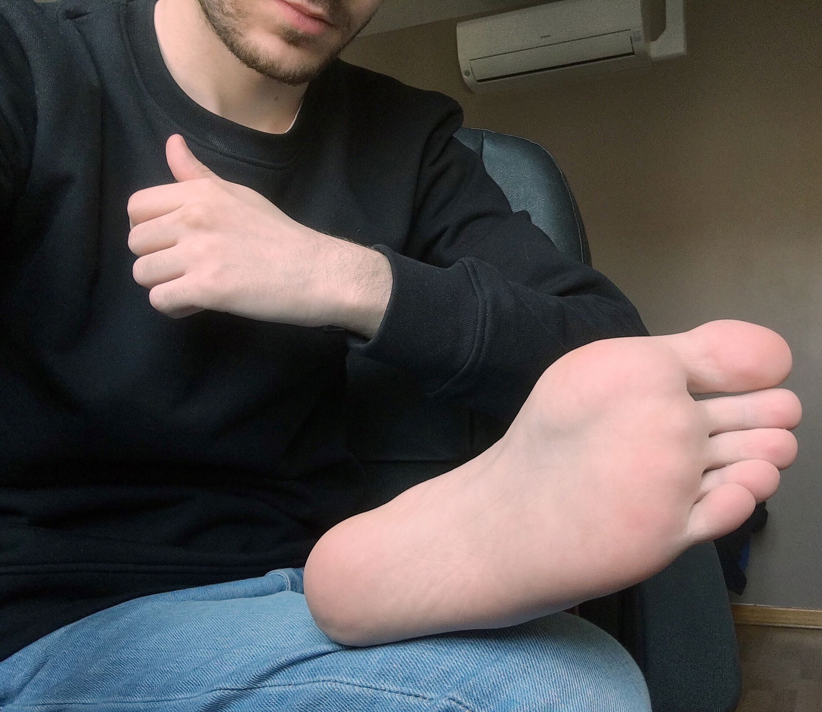 Manfeet.Paris's avatar