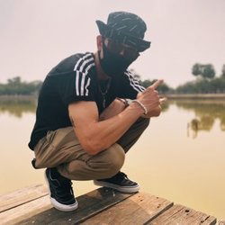 x x's avatar