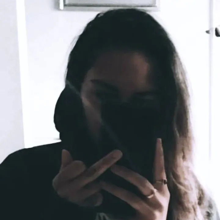 Mara Luv's avatar