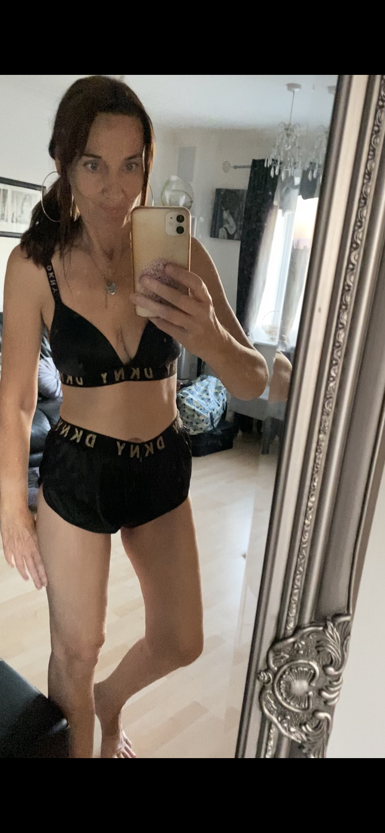 Claire Hall's avatar