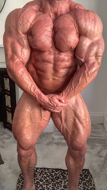 The masked Bodybuilder