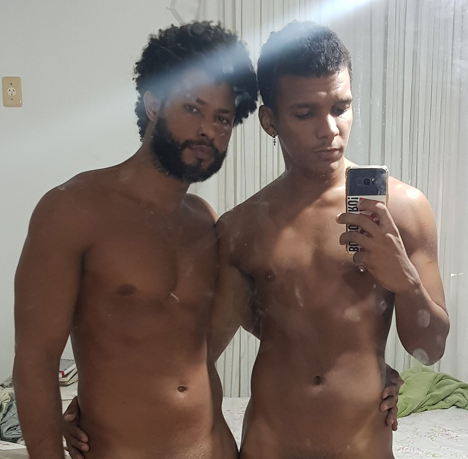 Max &amp; Alef's avatar