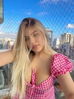 Bella estevam's avatar