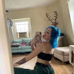 Lady Rainicorn's avatar