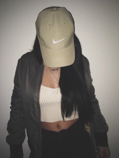 Mia Kelsie's avatar